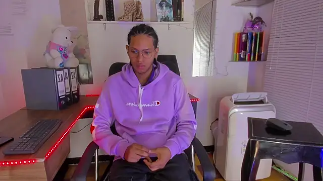 DEAMOL online show from February 6, 1:14 pm