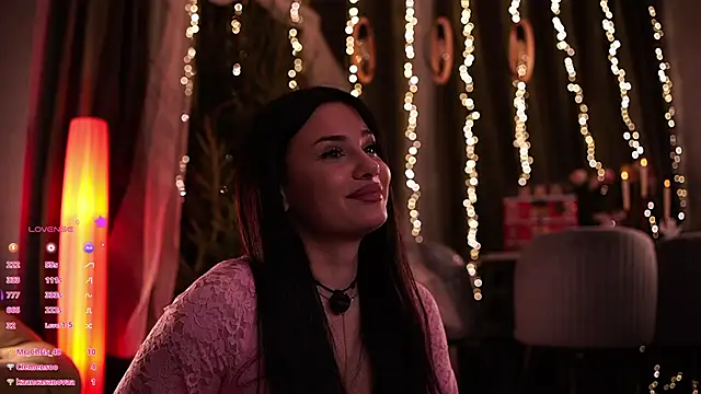 MaryHols online show from December 14, 5:40 pm