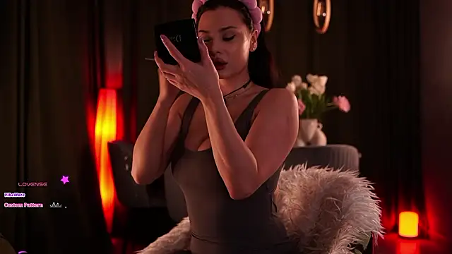 MaryHols online show from March 10, 5:07 pm