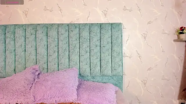 Snapshot of Saya_Amaretto1 chatting on October 3, 8:44 am Saya Amaretto1 online show from October 3, 8:44 am