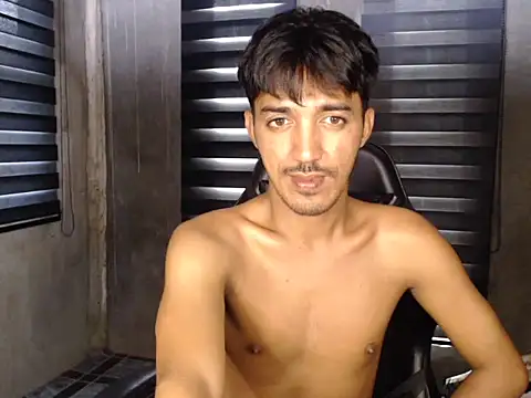 RowyCam online show from January 11, 5:34 am