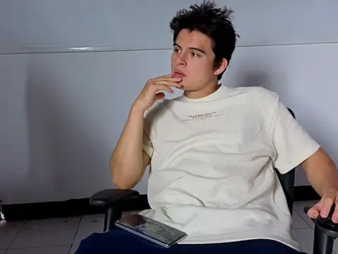 invincible200 online show from October 13, 1:33 pm