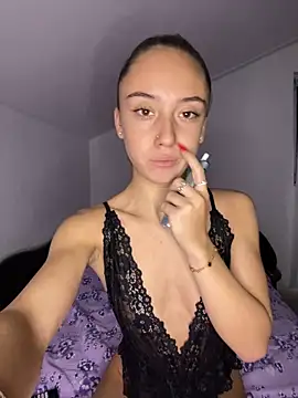 Snapshot of CristinaSww chatting on November 3, 8:43 pm CristinaSww online show from November 3, 8:43 pm