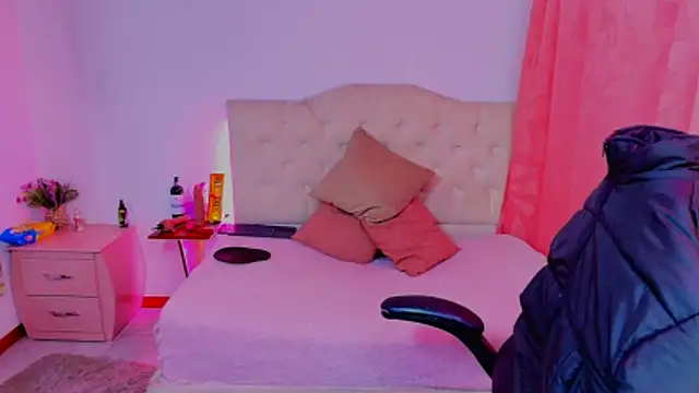 lailahdark online show from November 9, 4:00 am