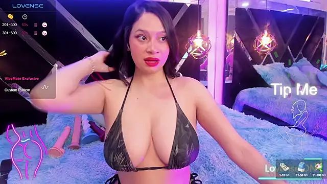 Mia-Baker4 online show from October 13, 12:21 am