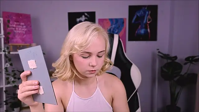 Charlotte Colinss online show from October 6, 3:26 am