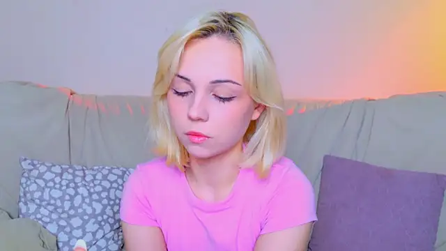 Charlotte Colinss online show from May 9, 5:45 am