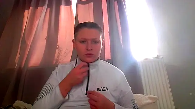 RUBY-ROSE-SWINGS online show from October 27, 9:46 am