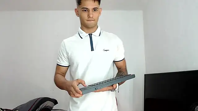 Alex mojica online show from December 14, 6:08 am