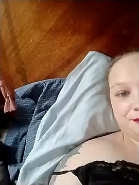 Snapshot of kellyjean0217 chatting on October 18, 3:35 pm kellyjean0217 online show from October 18, 3:35 pm