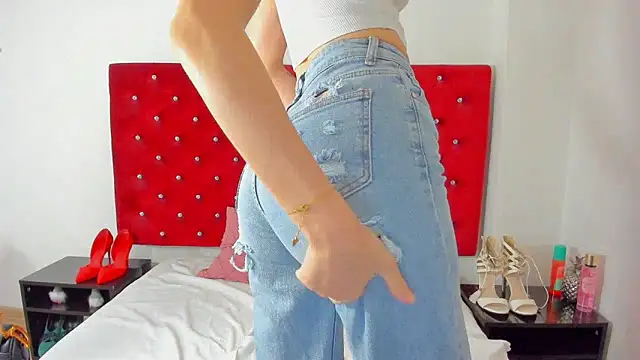 PleasureJasmine online show from May 27, 8:55 am