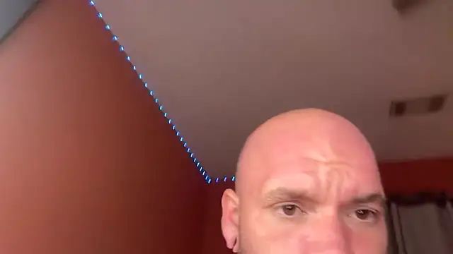 bearcub300 online show from November 6, 5:08 am