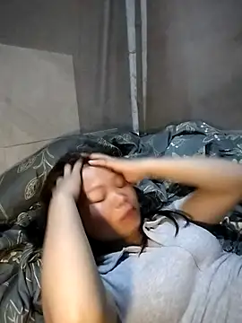 LinhNa999 online show from April 2, 12:58 pm