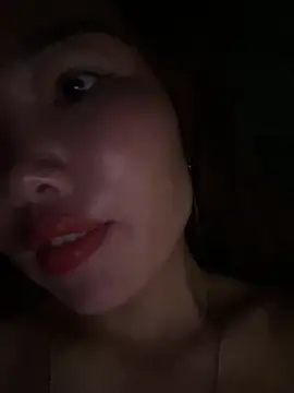 Snapshot of Sunny_lotus chatting on October 31, 10:22 pm Sunny lotus online show from October 31, 10:22 pm