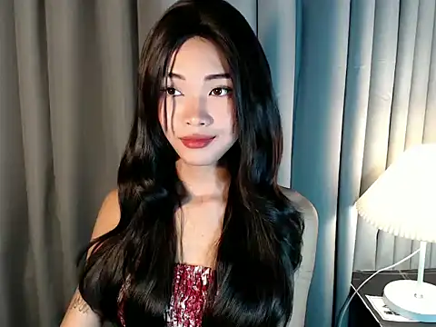 holyakiesha online show from March 8, 7:45 am