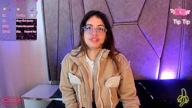 Snapshot of Isabela_Colins chatting on October 2, 12:34 pm Isabela Colins online show from October 2, 12:34 pm