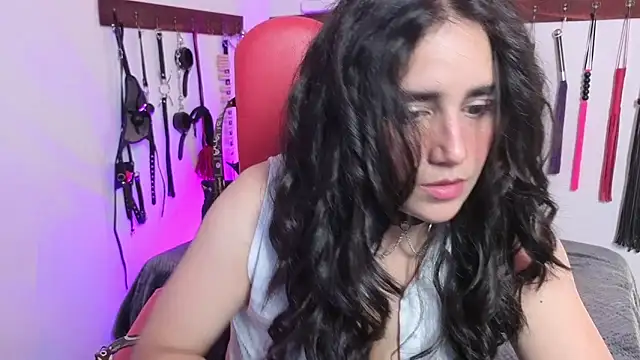 elowen halley1 online show from May 12, 6:49 pm