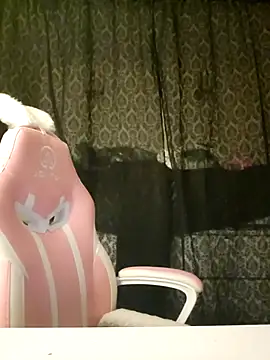 Snapshot of EmilyAngelUK chatting on October 11, 11:03 pm EmilyAngelUK online show from October 11, 11:03 pm