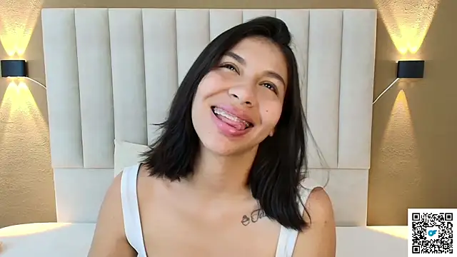 Snapshot of goddess_saori_ chatting on November 23, 1:27 am goddess saori online show from November 23, 1:27 am