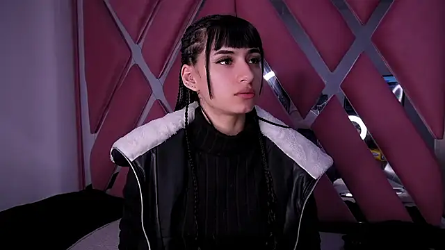 Alynn Bri  online show from April 4, 3:16 am