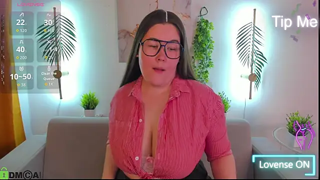 Snapshot of Tara_Torres chatting on November 7, 7:41 am Tara Torres online show from November 7, 7:41 am