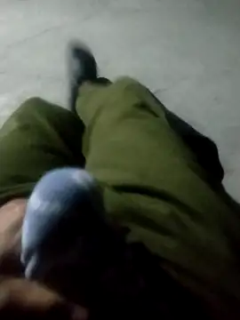 Snapshot of alexis_20-__- chatting on February 13, 8:21 am alexis 20- - online show from February 13, 8:21 am