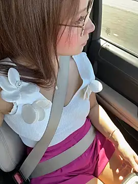 Snapshot of Mrs_MrLove chatting on March 2, 9:43 pm Mrs MrLove online show from March 2, 9:43 pm