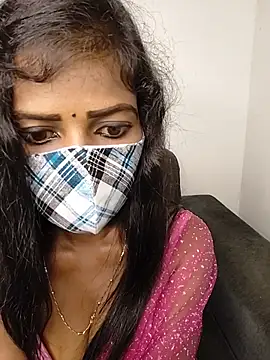 Snapshot of Misss-julli chatting on July 23, 6:11 am Misss-julli online show from July 23, 6:11 am