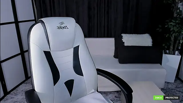 LikaFoxie online show from December 3, 3:25 am