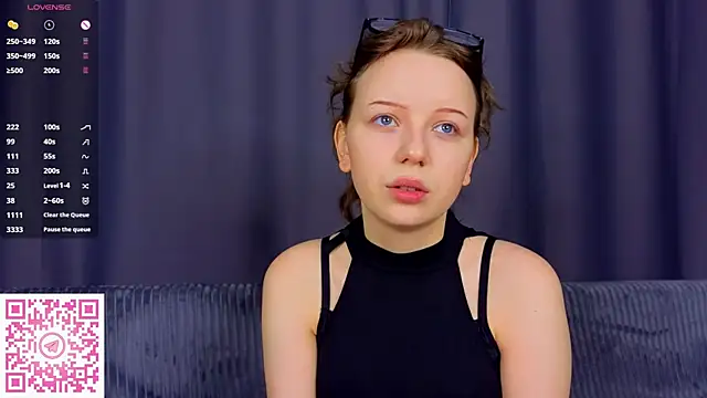 Snapshot of EmiliSaren chatting on September 8, 4:39 pm EmiliSaren online show from September 8, 4:39 pm