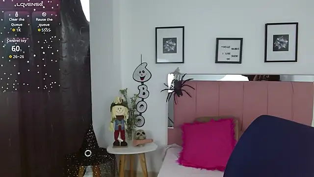 Snapshot of Lele_F_w chatting on October 7, 6:38 pm Lele F w online show from October 7, 6:38 pm