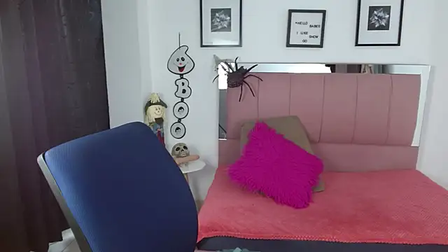 Snapshot of Lele_F_w chatting on October 13, 6:41 pm Lele F w online show from October 13, 6:41 pm