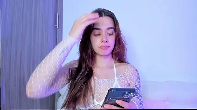 Snapshot of MissLana77 chatting on February 13, 12:17 am MissLana77 online show from February 13, 12:17 am