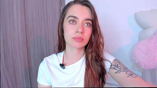 Snapshot of MissLana77 chatting on March 4, 1:11 am MissLana77 online show from March 4, 1:11 am