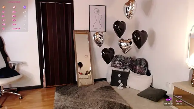 Lina Montclair online show from October 17, 7:16 pm