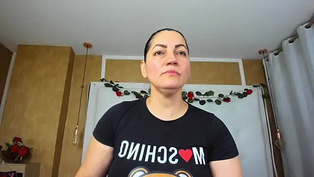 Heidy milf online show from May 12, 7:44 pm