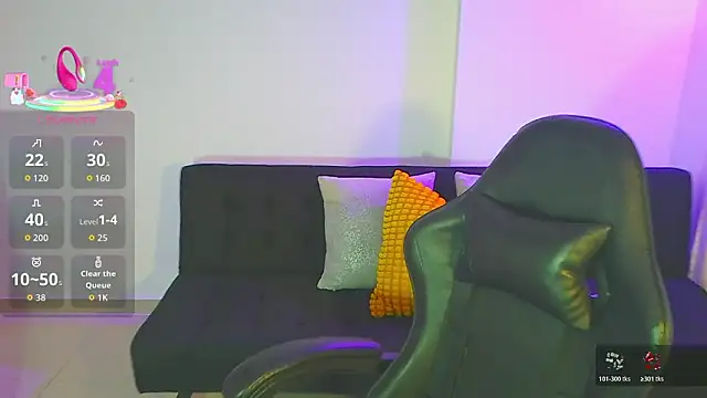 Snapshot of Yulienneg chatting on February 15, 12:18 am Yulienneg online show from February 15, 12:18 am