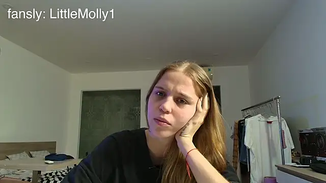 littlemolly11 online show from September 30, 11:04 am