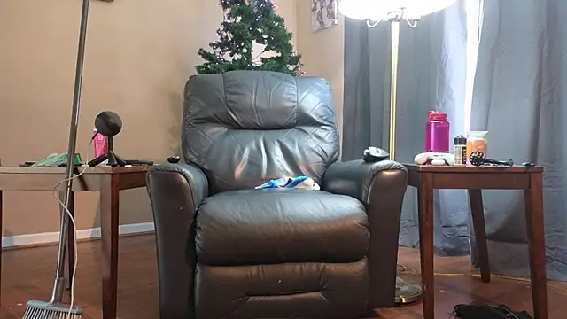 Single White Male online show from November 10, 4:28 pm