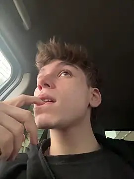 TaylerWhite online show from March 6, 11:39 am