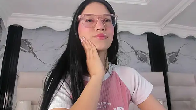 Sophie Calloway online show from April 24, 1:35 pm
