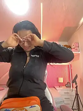 Mia garcia28 online show from November 17, 12:55 pm