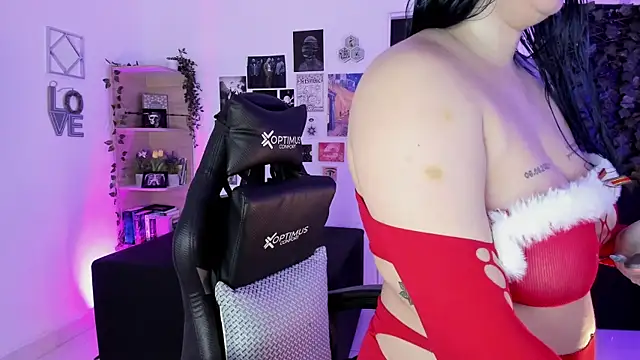 Snapshot of Lana_Herondale chatting on December 22, 9:17 am Lana Herondale online show from December 22, 9:17 am