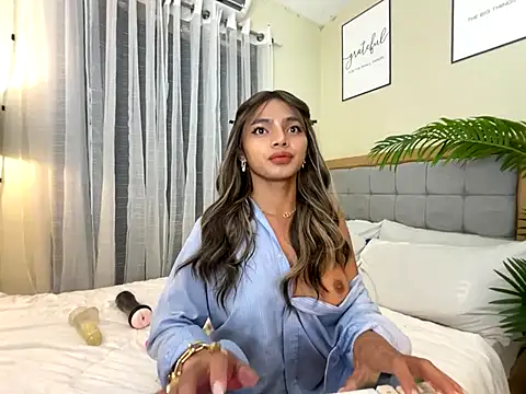 Snapshot of miss_glenda chatting on October 29, 11:06 pm miss glenda online show from October 29, 11:06 pm