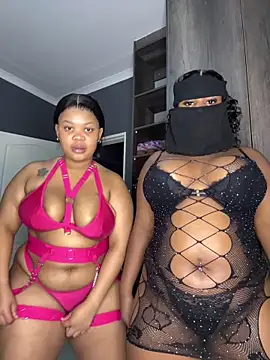 Snapshot of Thick_Ass_Barbiie chatting on February 18, 8:27 pm Thick Ass Barbiie online show from February 18, 8:27 pm