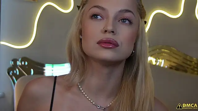 kellypeachcake online show from September 23, 5:10 am