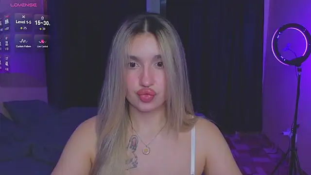 RoxyChill online show from September 12, 7:47 pm