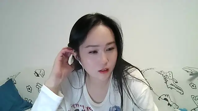 Snapshot of Belinda66 chatting on October 18, 1:34 pm Belinda66 online show from October 18, 1:34 pm