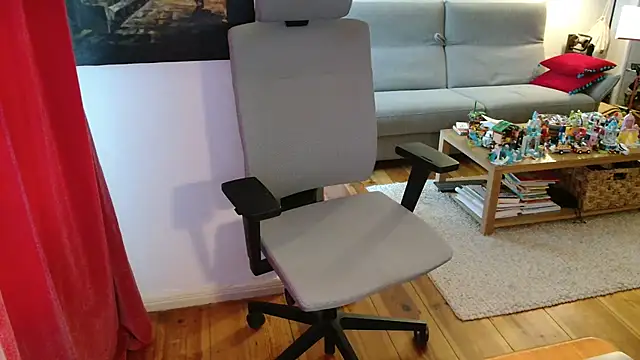 Snapshot of Knecker chatting on January 15, 10:31 am Knecker online show from January 15, 10:31 am