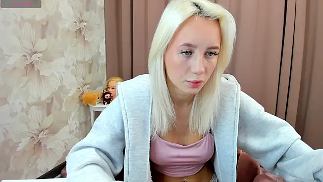 cute luucy online show from October 13, 2:55 am